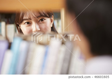 女性，男性，初中生，高中生，韓國人 46601605