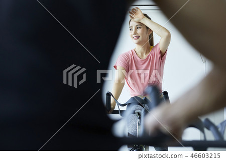 女子運動服練習 女子運動服練習 46603215