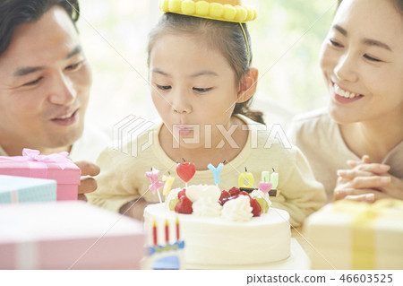 Family lifestyle birthday Family lifestyle birthday 46603525