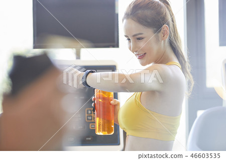 女式運動服 46603535