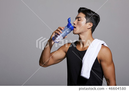 男士運動裝顏色回來 46604580