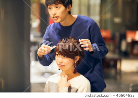 Woman At The Hairdresser Shortcut Stock Photo 46604652 Pixta