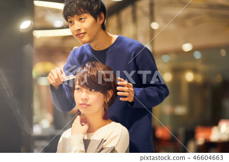 Woman at the hairdresser shortcut Woman at the hairdresser shortcut 46604663