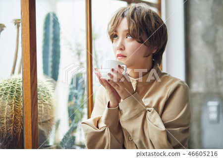 Shortcut Woman Lifestyle Shortcut Woman Lifestyle 46605216