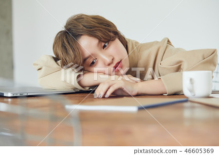 Shortcut Woman Lifestyle Shortcut Woman Lifestyle 46605369