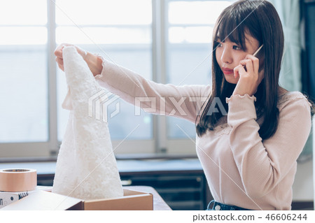 年輕的女士 46606244