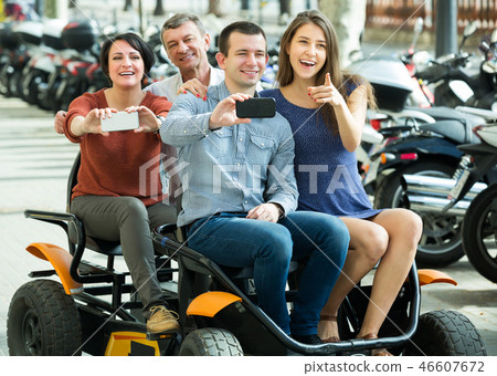 Couples driving grand tour 46607672