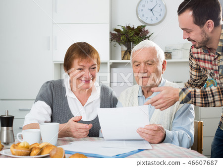 Elderly couple and social employee Elderly couple and social employee 46607687
