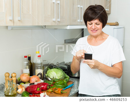 senior woman looking phone senior woman looking phone 46609253