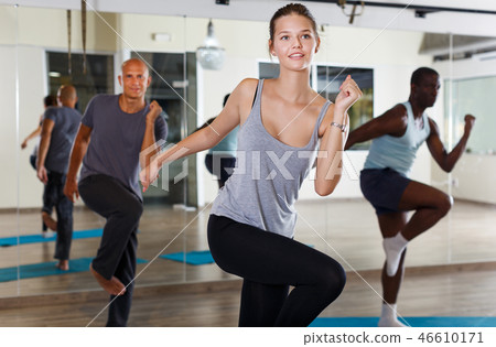 dancing people practicing vigorous swing 46610171