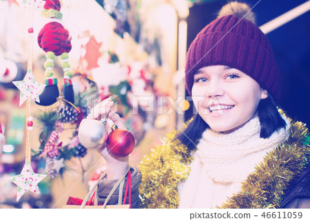Glad female teen customer with Christmas gifts Glad female teen customer with Christmas gifts 46611059