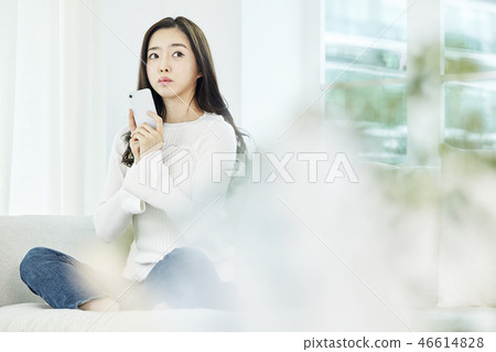 年輕的女人 46614828