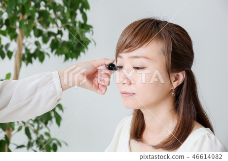 化妝的女人(睫毛膏) 化妝的女人(睫毛膏) 46614982
