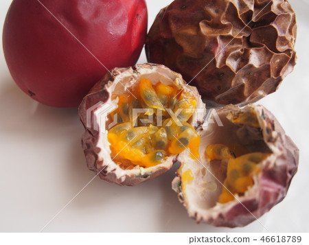 Passion fruit Passion fruit Passion fruit Passion fruit 46618789