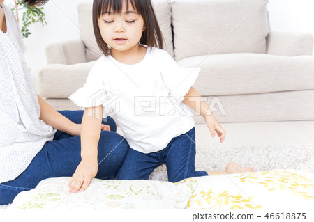 母親和孩子 46618875