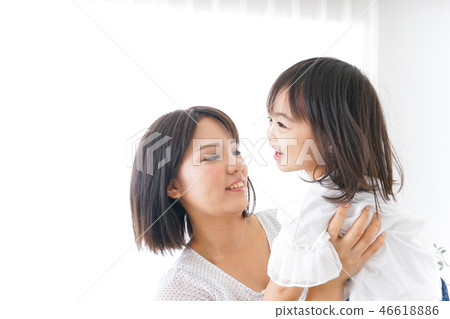 母親和孩子 46618886