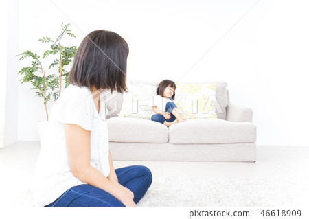 母親和孩子 46618909