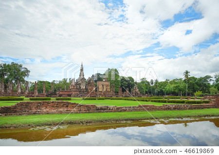 Wat Mahathat Temple in Sukhothai Historical Park Wat Mahathat Temple in Sukhothai Historical Park 46619869