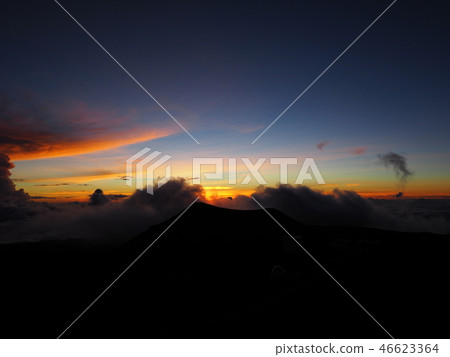 Mauna Kea Sunset 46623364