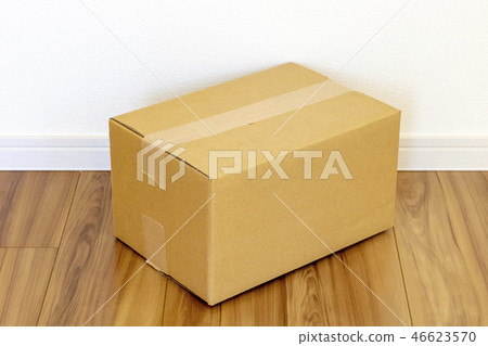 New house room and cardboard box 46623570