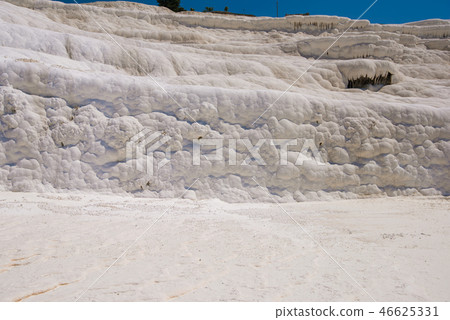 Famous Turkish Pammukale 46625331