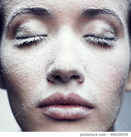 Girl in frost 46626034