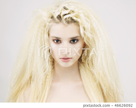 Beautiful woman with magnificent hair Beautiful woman with magnificent hair 46626092