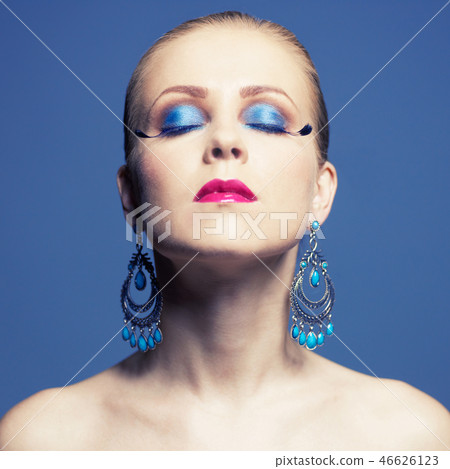Lady with bright makeup Lady with bright makeup 46626123