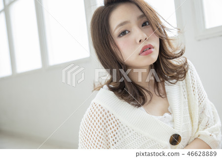 Straight outside Hane Bob style woman 46628889