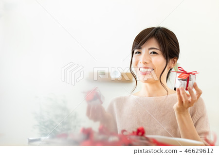Valentine's Day Wrapping Valentine's Day Wrapping 46629612