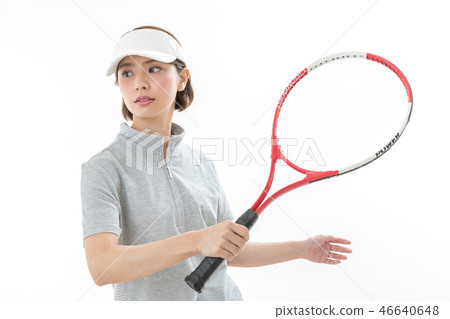 年輕的女士網球 年輕的女士網球 46640648