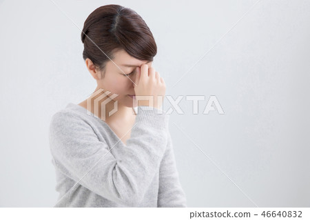 Troubling women 46640832