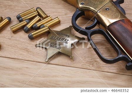 Wild west period repeating rifle with ammunition Wild west period repeating rifle with ammunition 46648352
