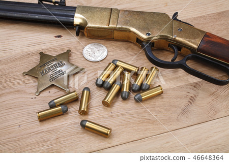Wild west period repeating rifle with ammunition Wild west period repeating rifle with ammunition 46648364