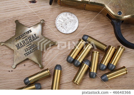 Wild west period repeating rifle with ammunition Wild west period repeating rifle with ammunition 46648366