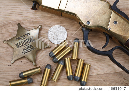 Wild west period repeating rifle with ammunition Wild west period repeating rifle with ammunition 46651047