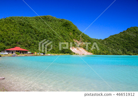 一個湖 一個湖 46651912