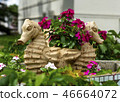 Vase with flowers in the form of seahorse 46664072