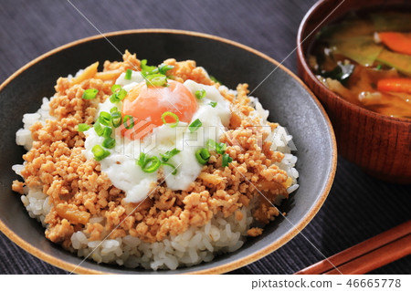 Chicken minced bowl Chicken minced bowl 46665778