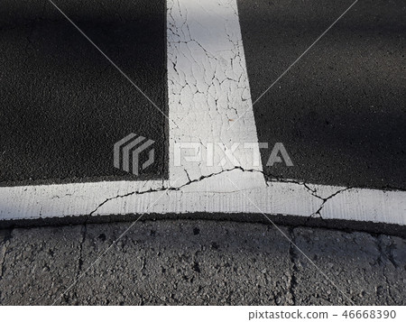 Asphalt line 46668390