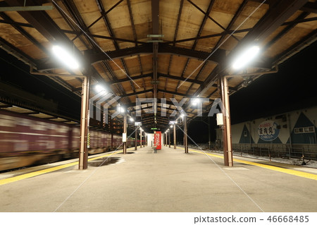 Night platform Night platform 46668485