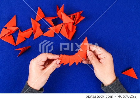 Diy Chinese lunar dragon of modular origami. Diy Chinese lunar dragon of modular origami. 46670252