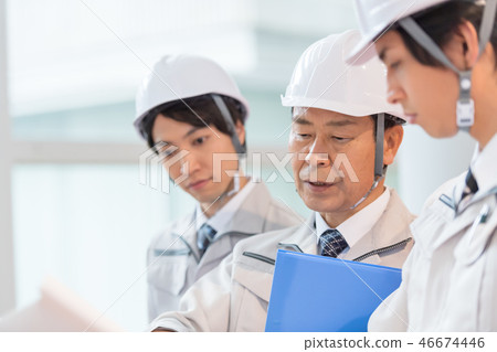 商人，總承包商，經理，建築業，頭盔，會議，檢查 46674446