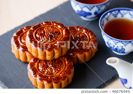 moon cake 46676949
