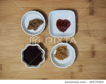 Korean traditional sauce Soy sauce, miso, red pepper paste 46676969