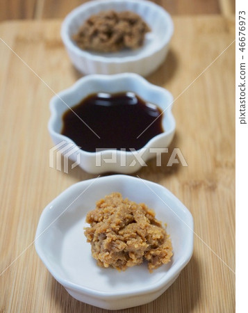 Korean traditional sauce Soy sauce, miso, red pepper paste 46676973