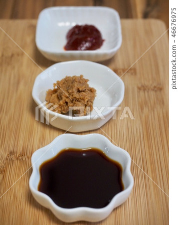 Korean traditional sauce Soy sauce, miso, red pepper paste 46676975