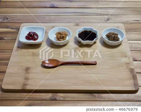 Korean traditional sauce Soy sauce, miso, red pepper paste 46676979