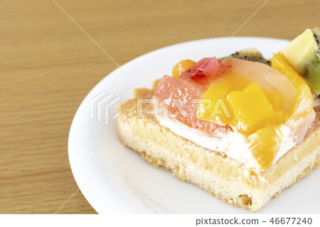 Carved fruit tart 46677240
