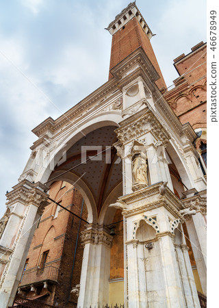 Cappella di Piazza and Torre del Mangia Cappella di Piazza and Torre del Mangia 46678949